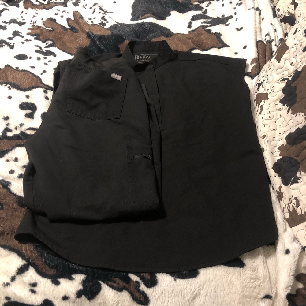 Women’s Black Figs scrub set Top size xxs,  jogger bottom xs/p or xs available